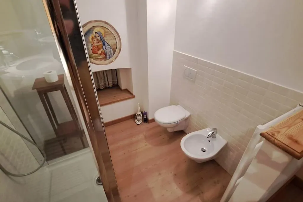 L'Elegante Appartamento Di Mimmi Venas Apartment